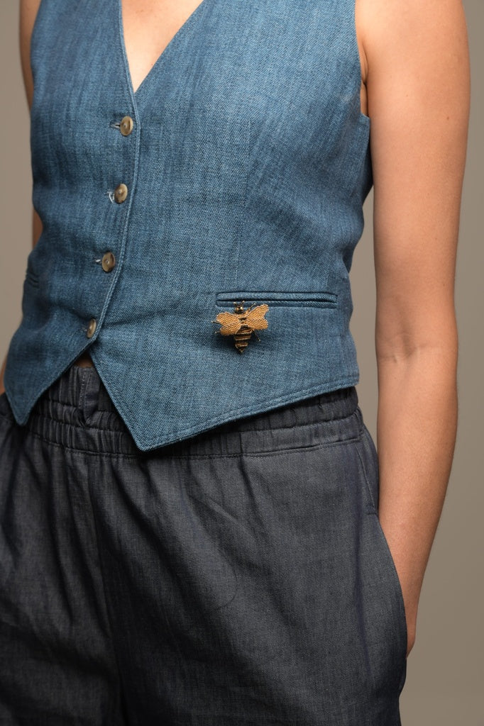 AMBER BEE BROOCH