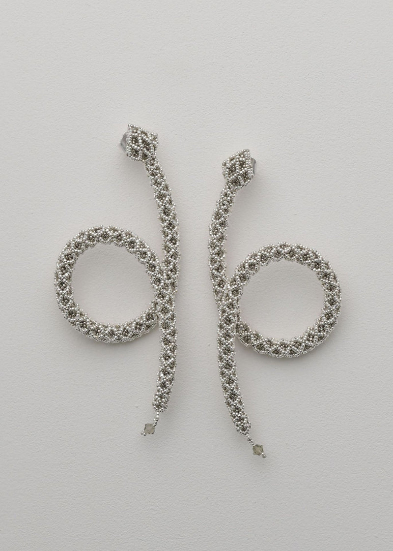ARETES SERPIENTE LOOP NAWI PLATA PLATINO
