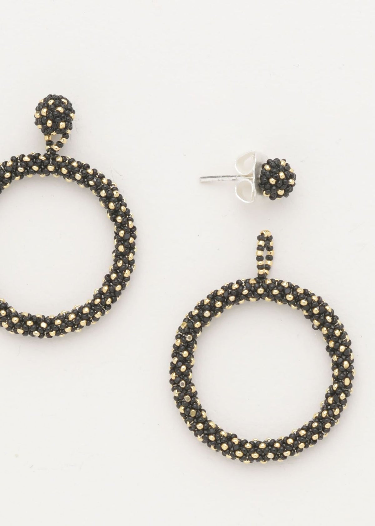 ARETES UN ARO MARTHA ORO NEGRO