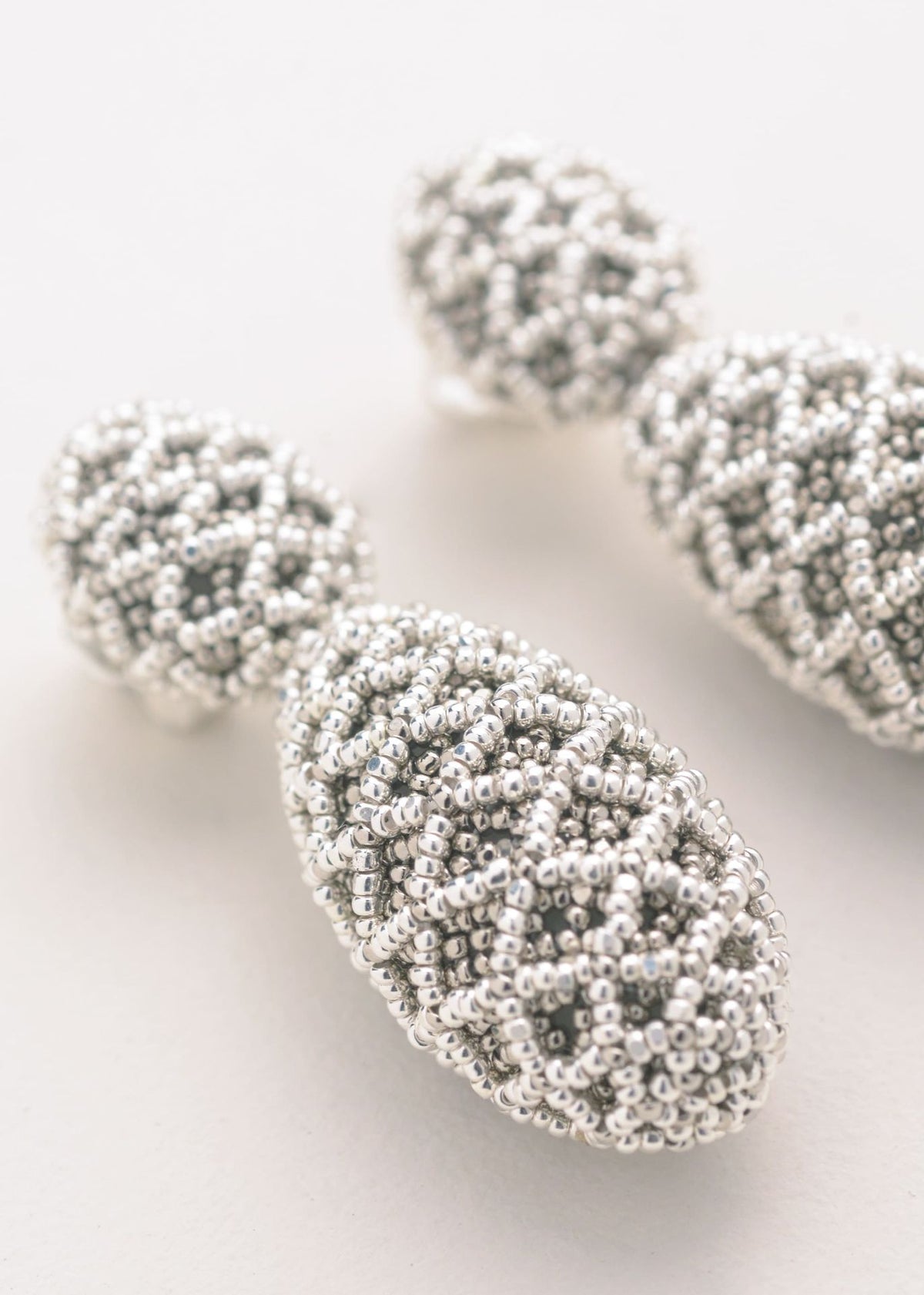 ARETES UKAI TAWARI PLATA PLATINO