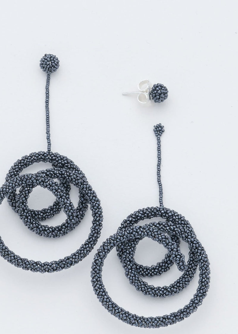 HAIKURI METALLIC GREY DROP EARRINGS