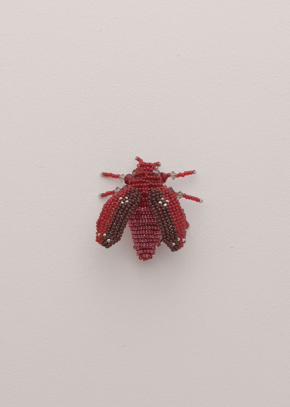 BROCHE MOSCA ROJO CEREZA