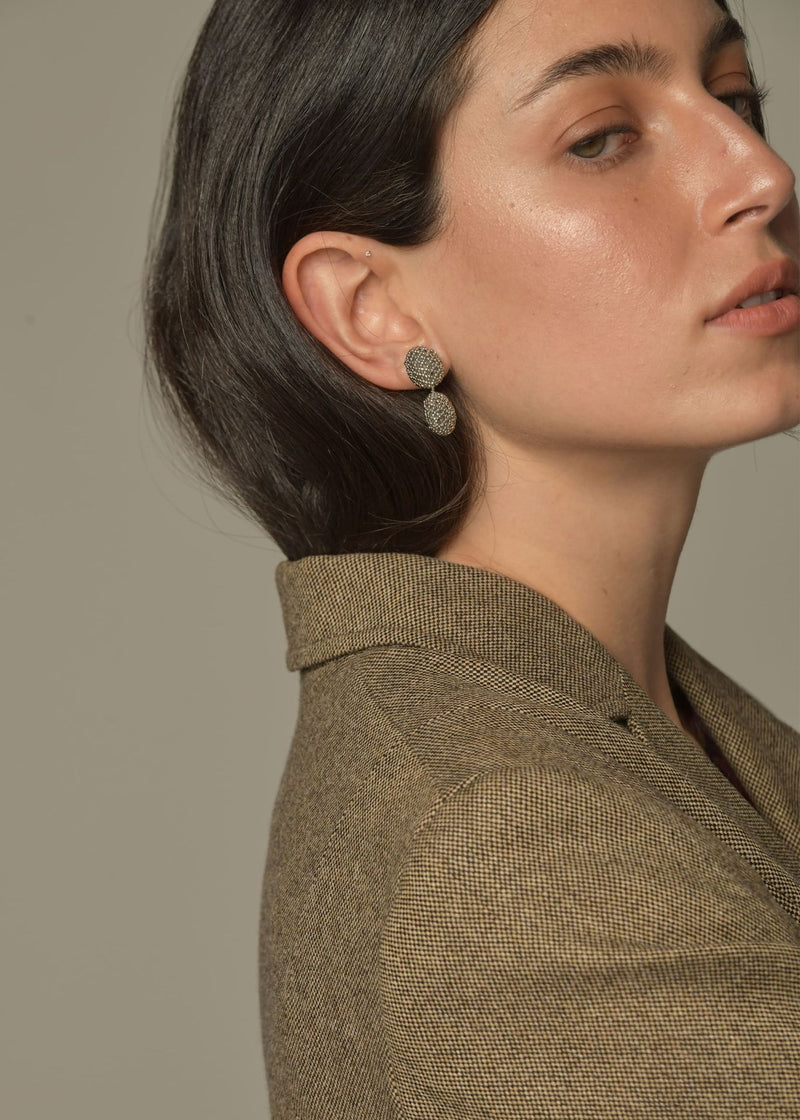 EARRINGS TWO HUTA TAWARI PLATINUM