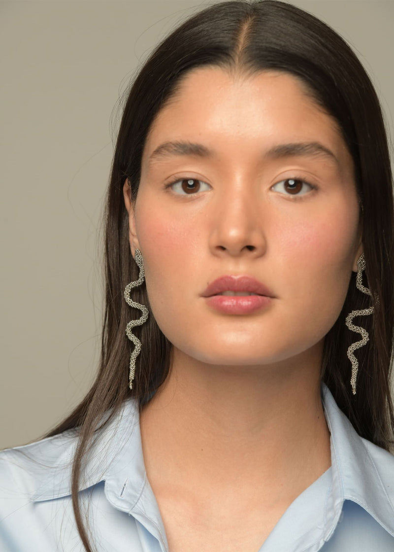 ARETES SERPIENTE PLATINO