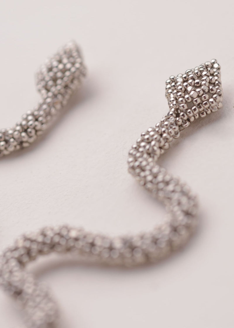 ARETES SERPIENTE PLATINO