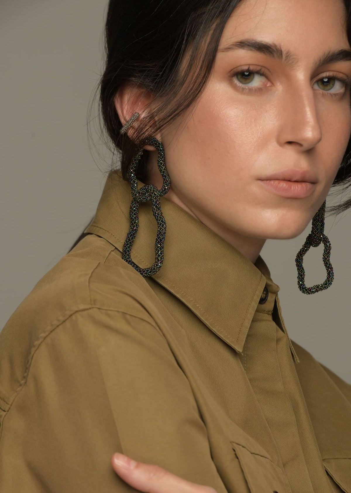 IRIDESCENT GREEN KIPURI LINK EARRINGS