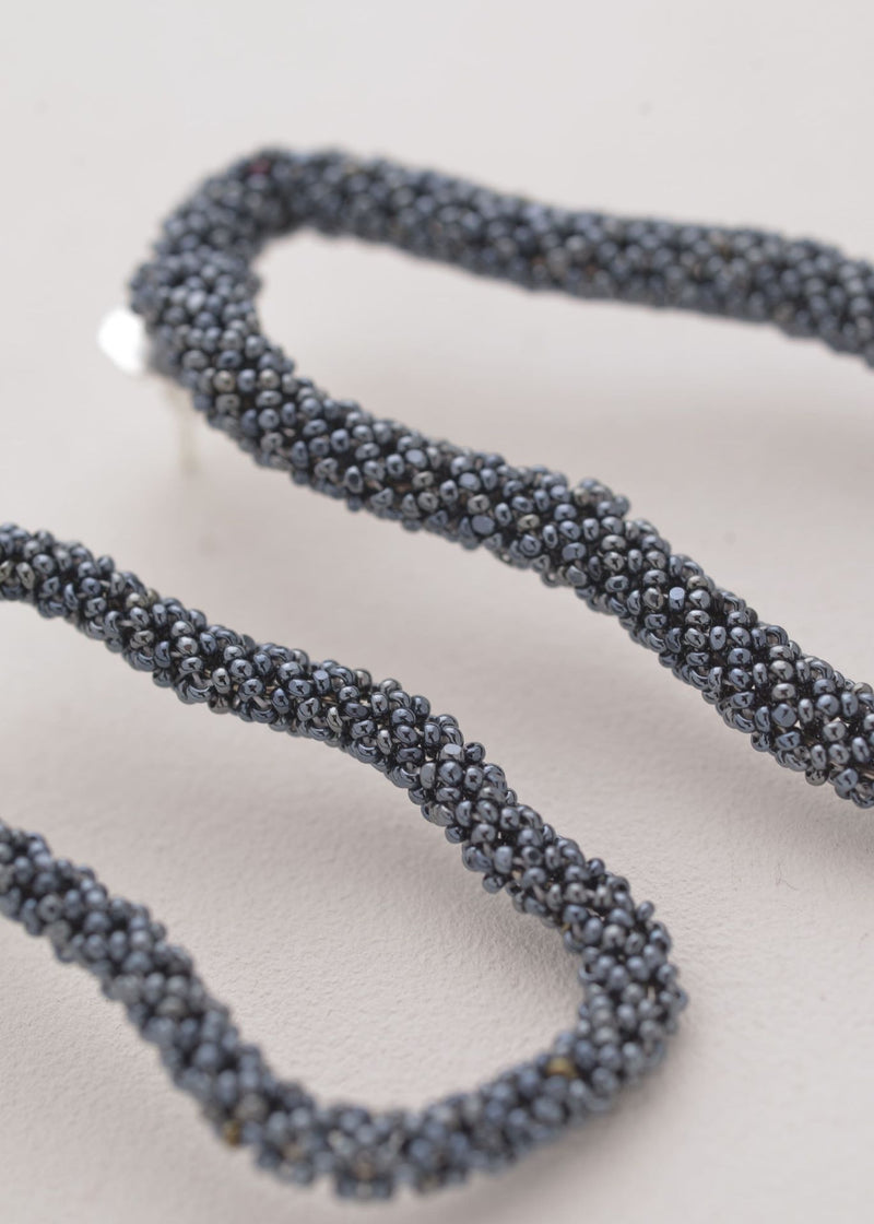 ARETES ASIMETRICOS KIPURI GRIS METALICO