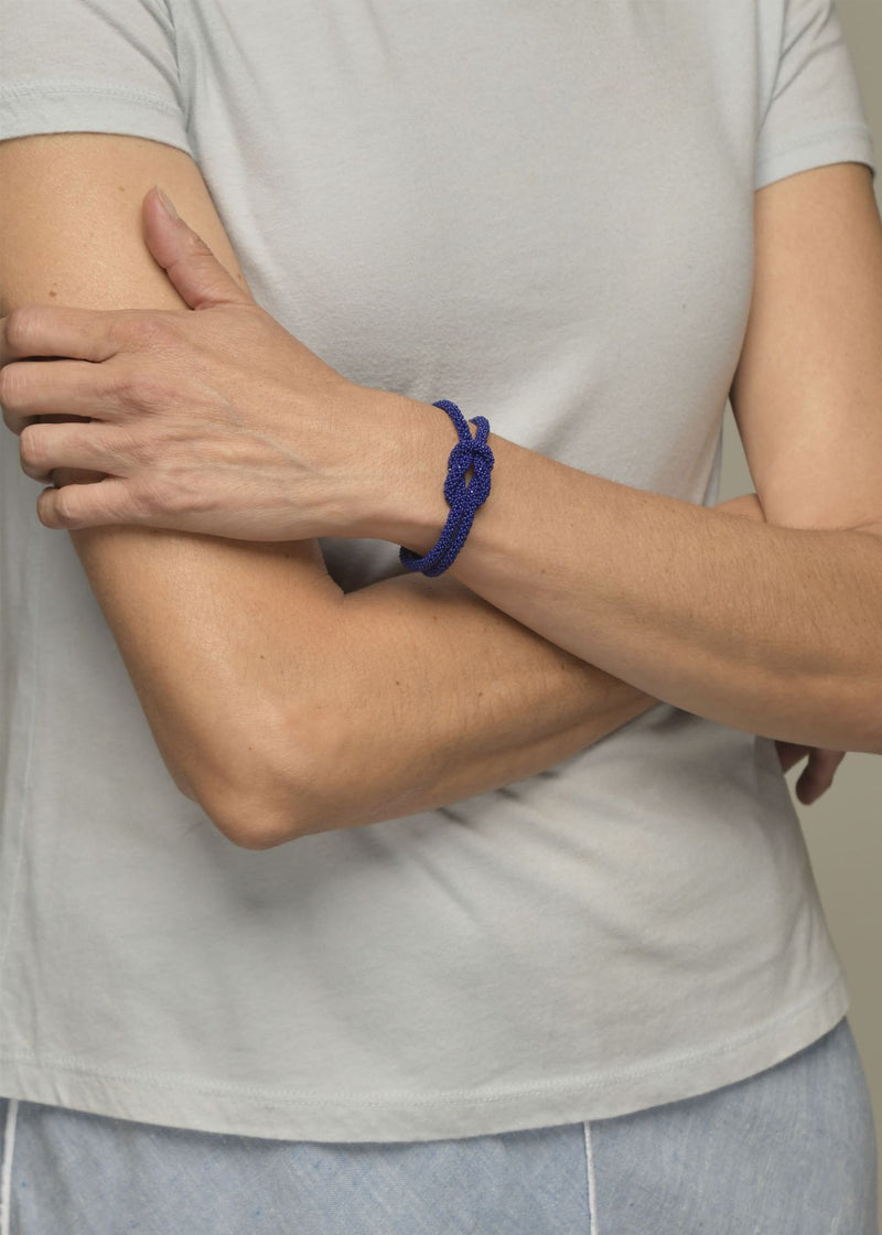 BRAZALETE NUDO TAWARI AZUL REY OSCURO