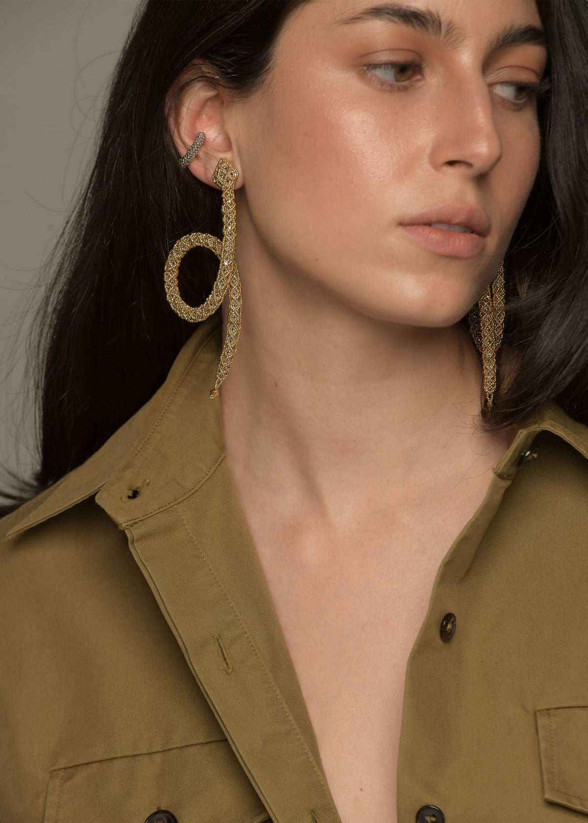 NAWI LOOP SNAKE EARRINGS GOLD PLATINUM