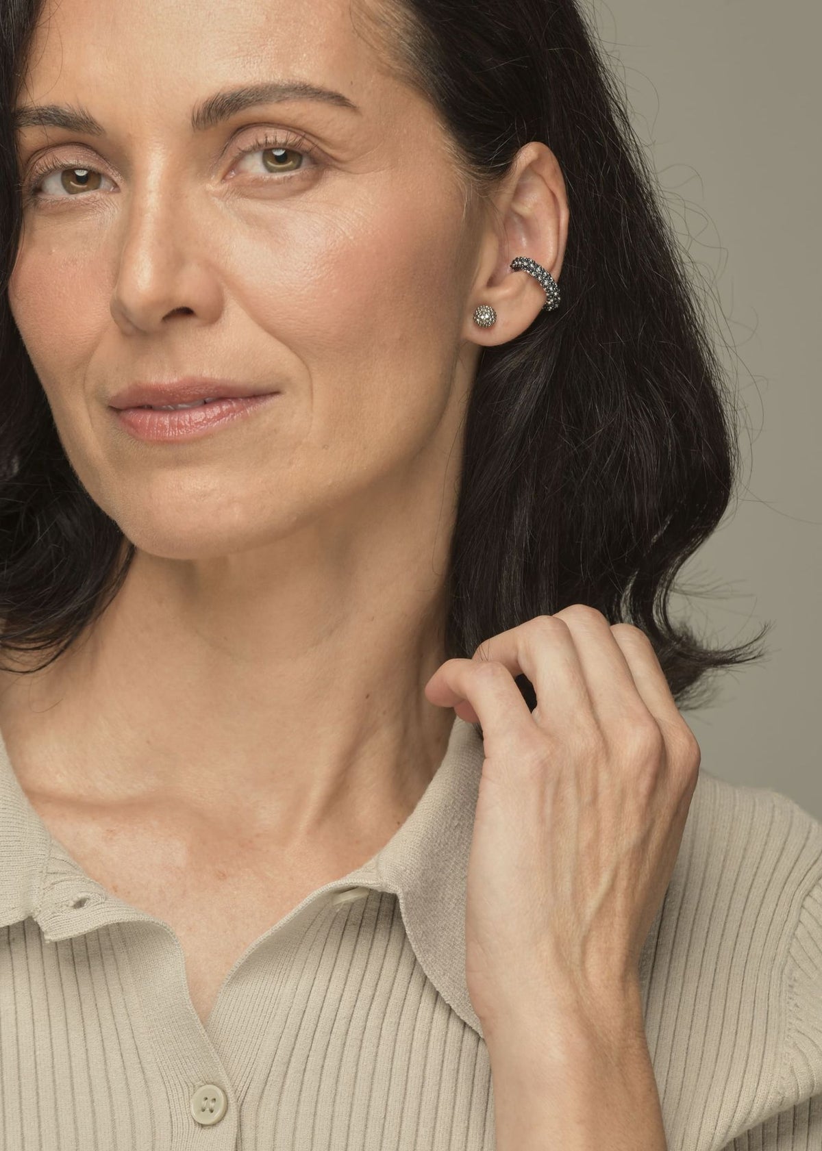HUTA MARTHA METALLIC GRAY SILVER EAR CUFF