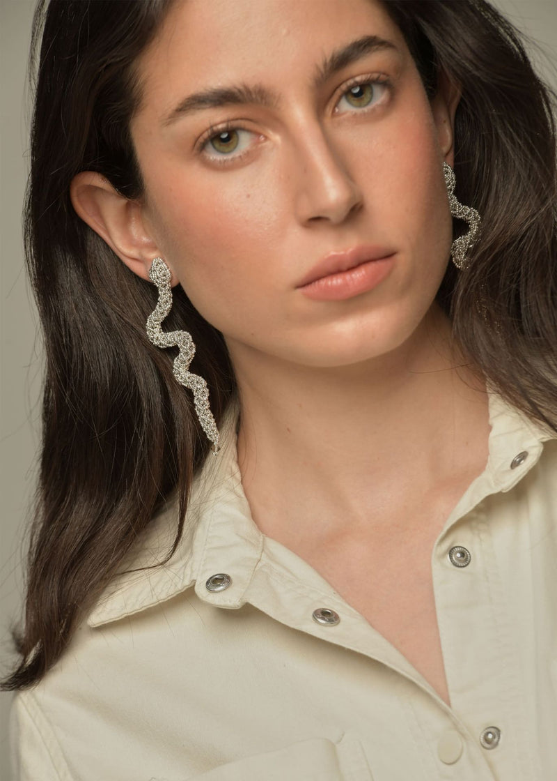 ARETES SERPIENTE NAWI PLATA PLATINO