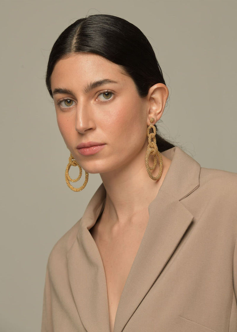 ARETES CINCO AROS CADENA ORO