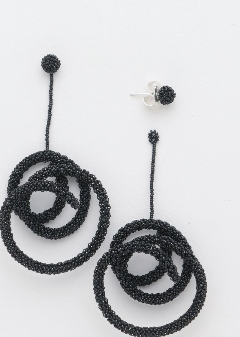 ARETES COLGANTES HAIKURI NEGRO