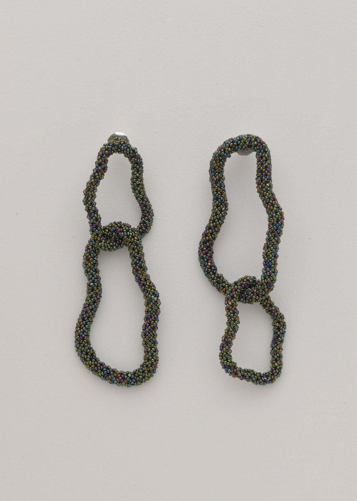 IRIDESCENT GREEN KIPURI LINK EARRINGS