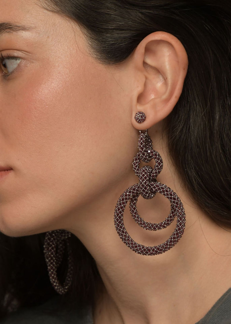 ARETES CINCO AROS CADENA PLATINO TG GARNET LUSTRE