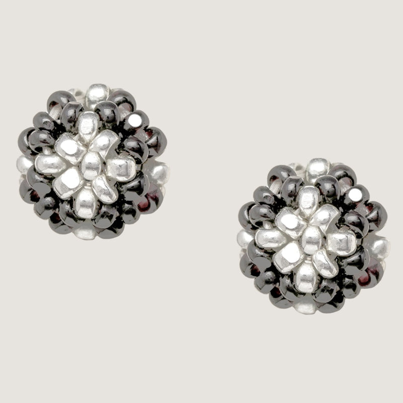 MARTHA STUDS WEB